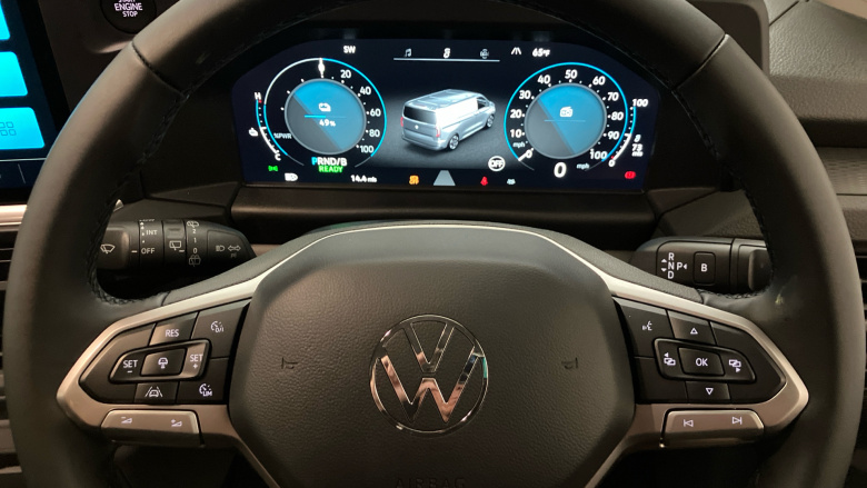 Volkswagen Transporter T32 Lwb Electric 160kW 65kWh Commerce Pro Kombi Van Auto